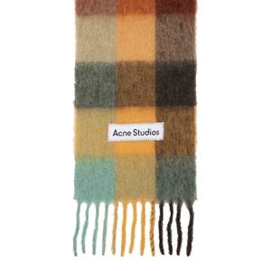 Acne scarf
